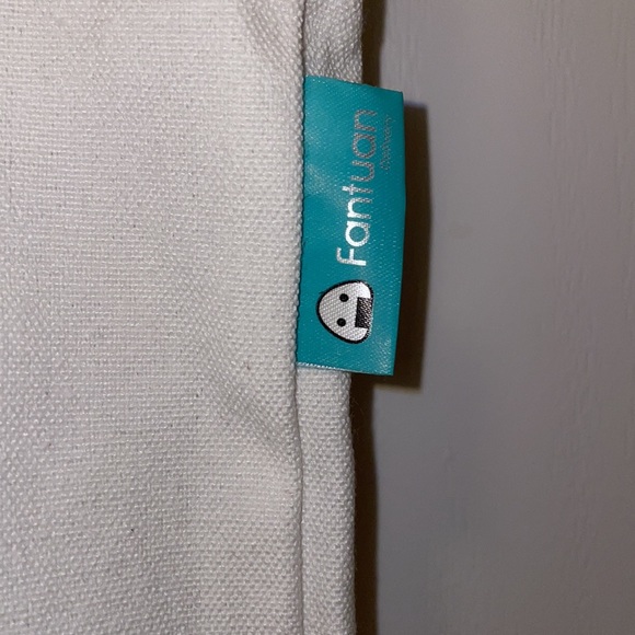 NWOT FANTUAN TOTE BAG - Picture 3 of 9